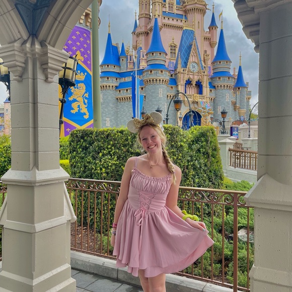 Meet your Posher, Ella - Picture 4 of 5